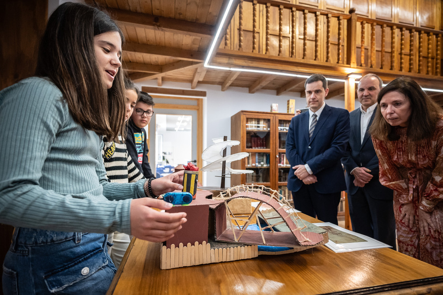 Los colegios de la Comunidad de Madrid que participan en la IX edición de RetoTech de la Fundación Endesa han recibido los kits dotados de materiales tecnológicos para empezar a trabajar en sus proyectos de innovación